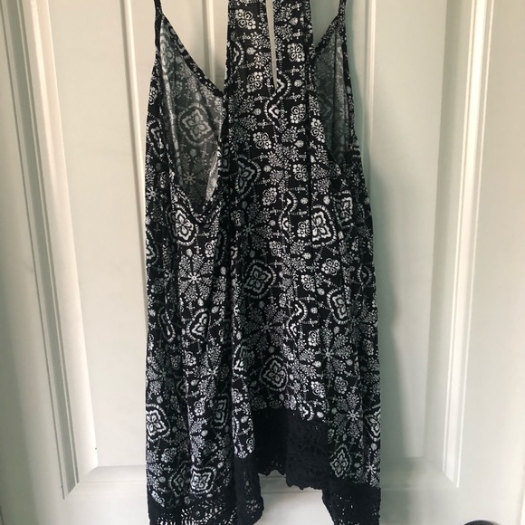 Patterned Tank Top - Picture 3 of 3